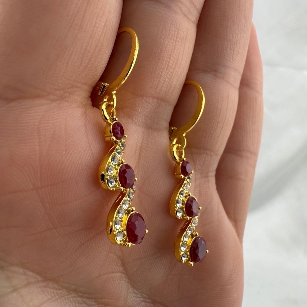 Luxury Elegant Gold and Red Dangle Earrings - Picture 3 of 3